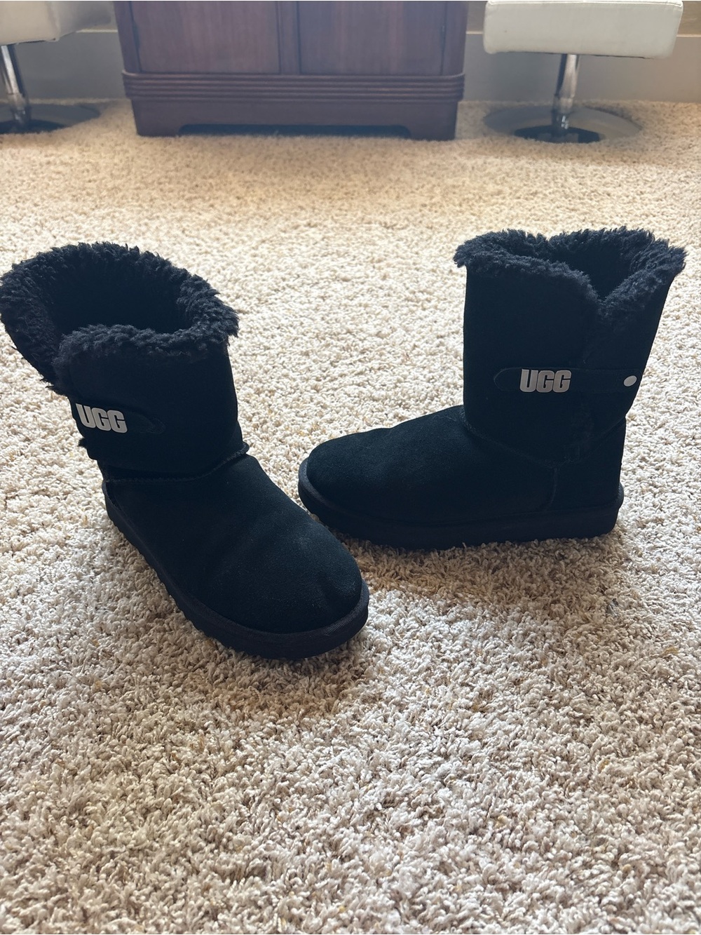 UGG Bailey UGG Metal Graphic Black Suede Boots Sz 9